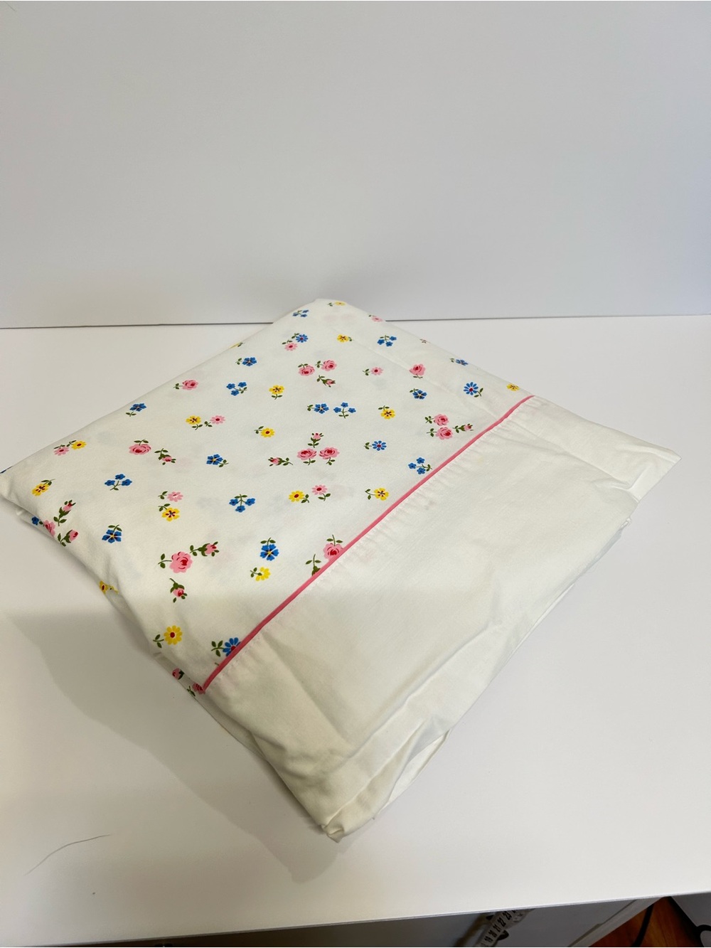 Vintage Wabasso White Multicolor Dainty Floral Full Flat Cotton Sheet